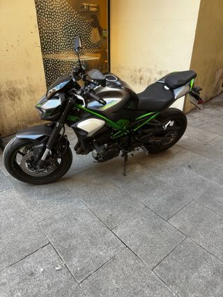 Kawasaki Z900 2025