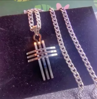 Colgante Cruz Acero con Cadena