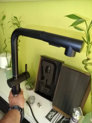 Grifo de cocina negro extraíble