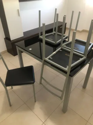 Mesa de comedor cristal y metal