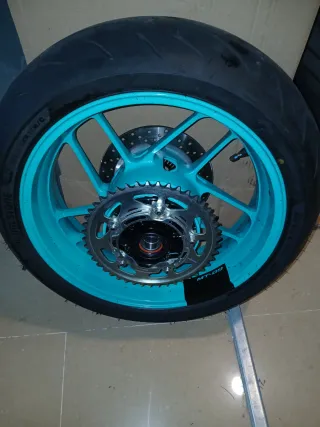 Ruedas MT09