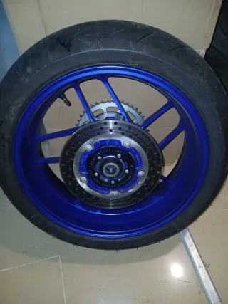 Ruedas MT09
