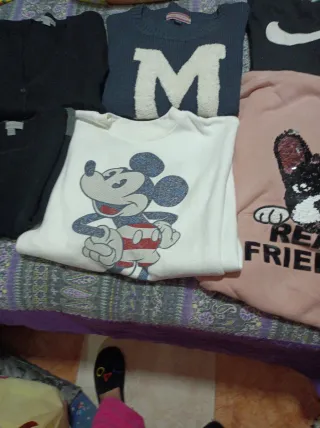 Lote de jerséis y sudadera Mickey