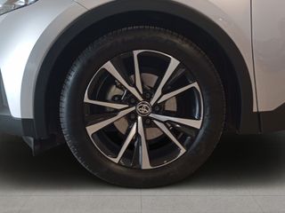 Toyota C-HR 2024