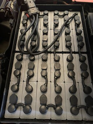 Carretilla elevadora Linde roja