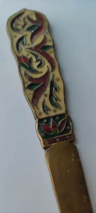 Abrecartas antiguo bronce esmaltado