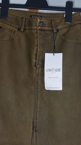 Falda efecto piel Stradivarius Talla 32