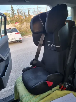 Silla de coche Cybex (Tengo 2 negra y rosa)