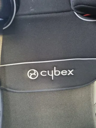 Silla de coche Cybex (Tengo 2 negra y rosa)
