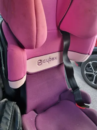 Silla de coche Cybex (Tengo 2 negra y rosa)