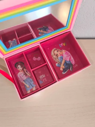 Joyero infantil con espejo y compartimentos