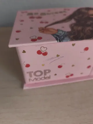 Joyero infantil con espejo y compartimentos