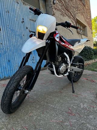 Husqvarna SMR 125 Supermotard