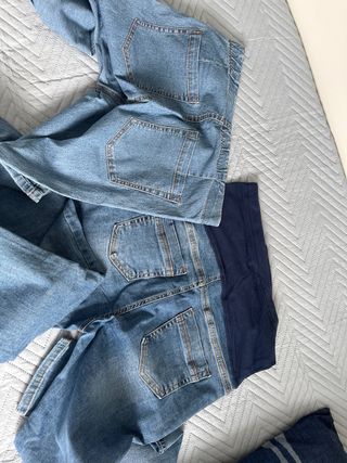 2 Vaqueros Premamá Talla 38 y L que sería una 40.