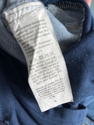 2 Vaqueros Premamá Talla 38 y L que sería una 40.