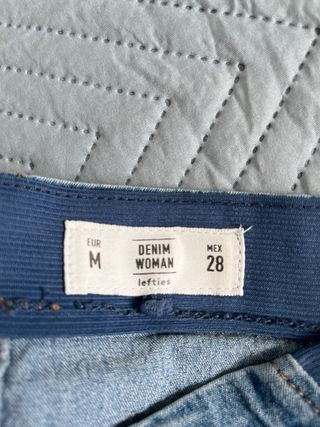 2 Vaqueros Premamá Talla 38 y L que sería una 40.