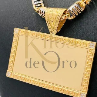 COLGANTE CHAPA CON GRECA. PERSONALIZABLE. ORO18K.