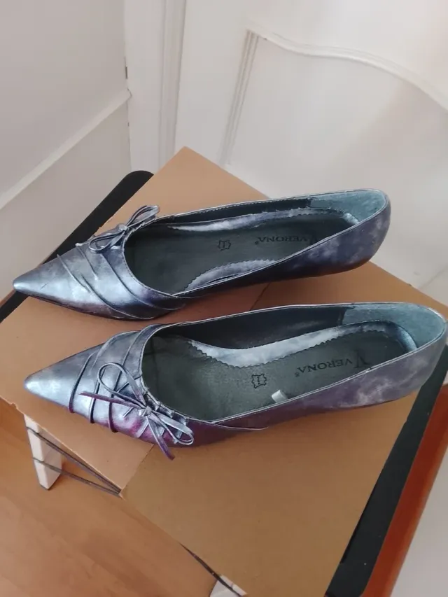 Zapatos de piel plateados talla 39