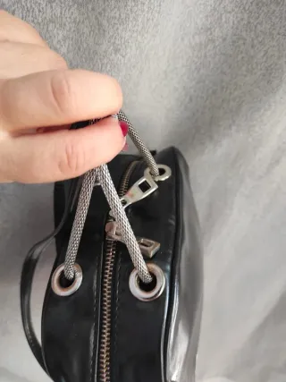 Bolso cuadrado negro Zara polipiel cadena