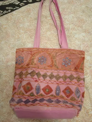 Bolso vintage bordado rosa y morado