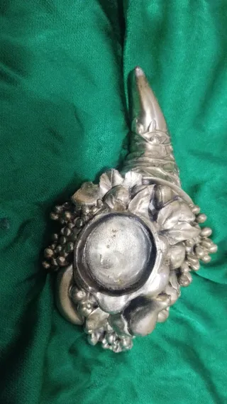 Doppio corno portafortuna in metallo argentato