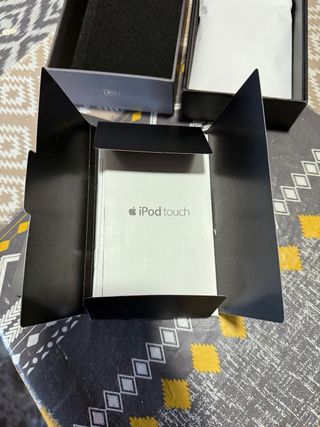 Caja iPod Touch 1a Generación y caja iPod Nano