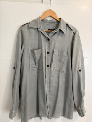 Sobrecamisa verde Zara