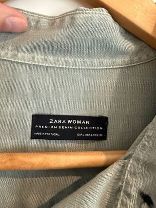Sobrecamisa verde Zara