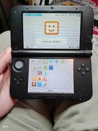 Nintendo 3DS XL con caricatore e pennino
