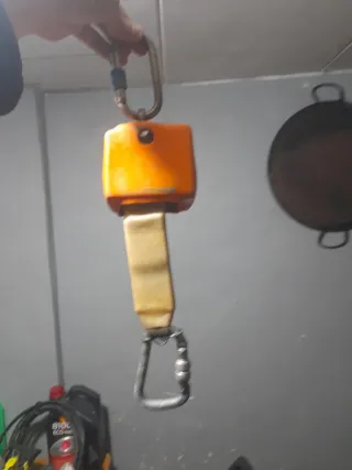 1 LÍNEA DE VIDA FARU 20 METROS Y RECTRATIL AN 100