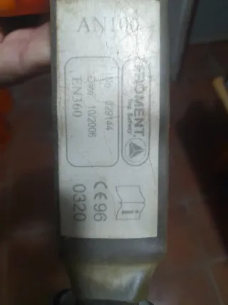 1 LÍNEA DE VIDA FARU 20 METROS Y RECTRATIL AN 100