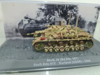 2 Tanques WWII Sd.Kfz. 234/2 y StuG. IV