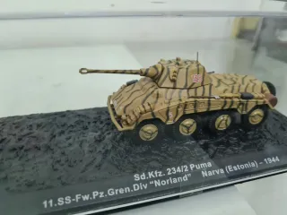 2 Tanques WWII Sd.Kfz. 234/2 y StuG. IV