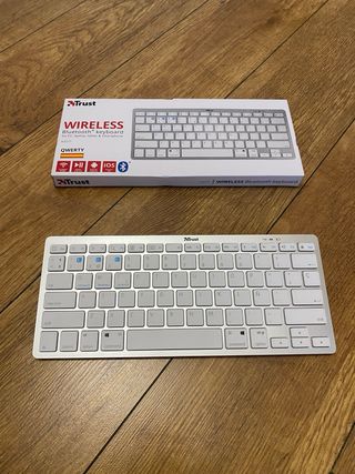 Teclado Bluetooth inalámbrico ultrafino