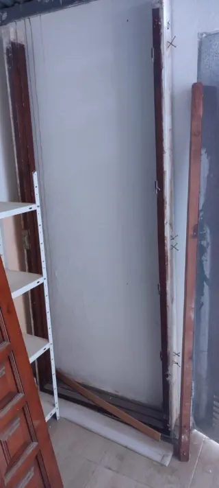 Puerta antigua madera maciza