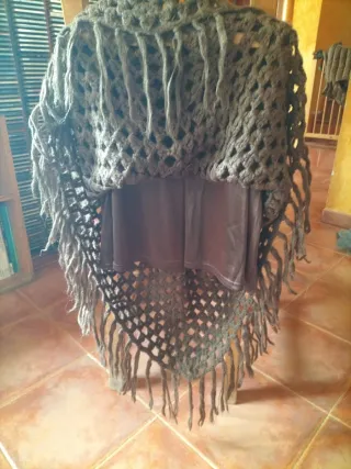 Falda lana marrón crochet flecos con forro interio