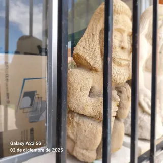 Escultura de piedra artesanal