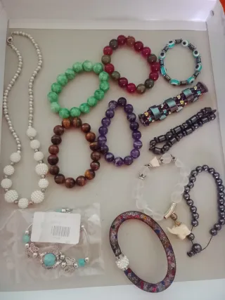 Lote de pulseras variadas