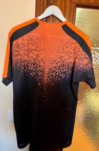 Camiseta Nike Dri-Fit Gris y Naranja