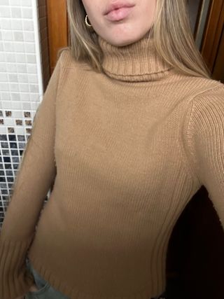 Jersey cuello alto beige