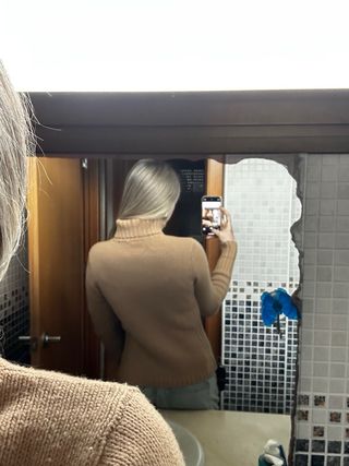 Jersey cuello alto beige