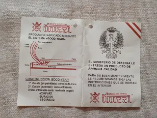 Botas militares negras sin estrenar.