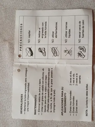 Botas militares negras sin estrenar.