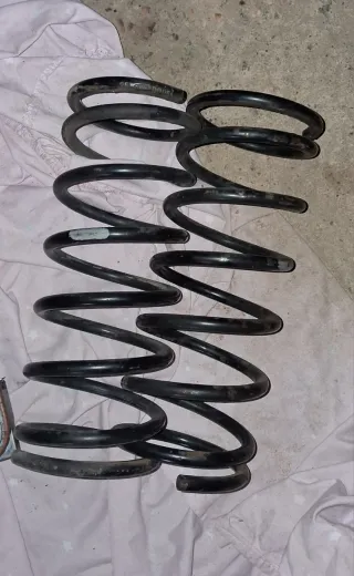 Muelles delanteros KYB Ford Fiesta XR2