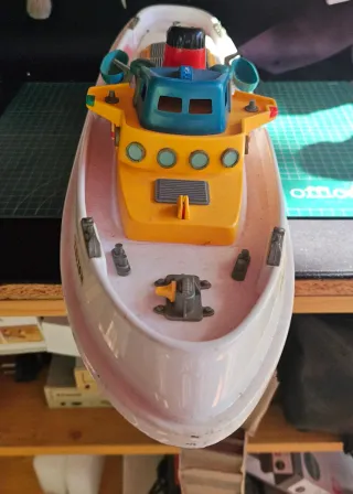 Barco de juguete TRITON