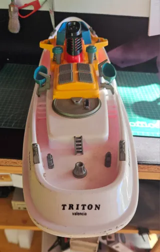 Barco de juguete TRITON