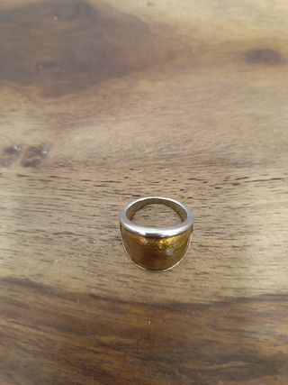 Anillo ámbar dorado y plateado