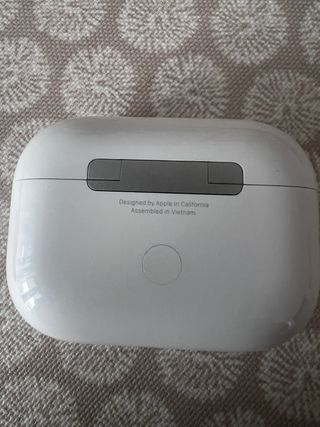 Estuche y Auricular Izquierdo AirPods Pro 2