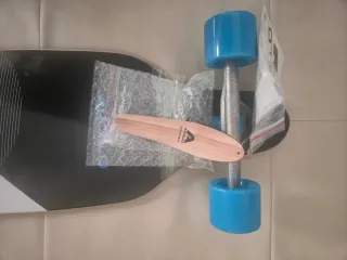 Longboard Apollo Drop-Through Negro/Azul