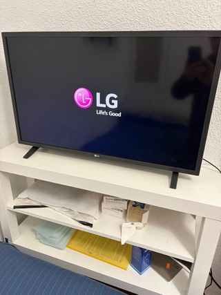 LG TV Negra LQ 32 pulgadas